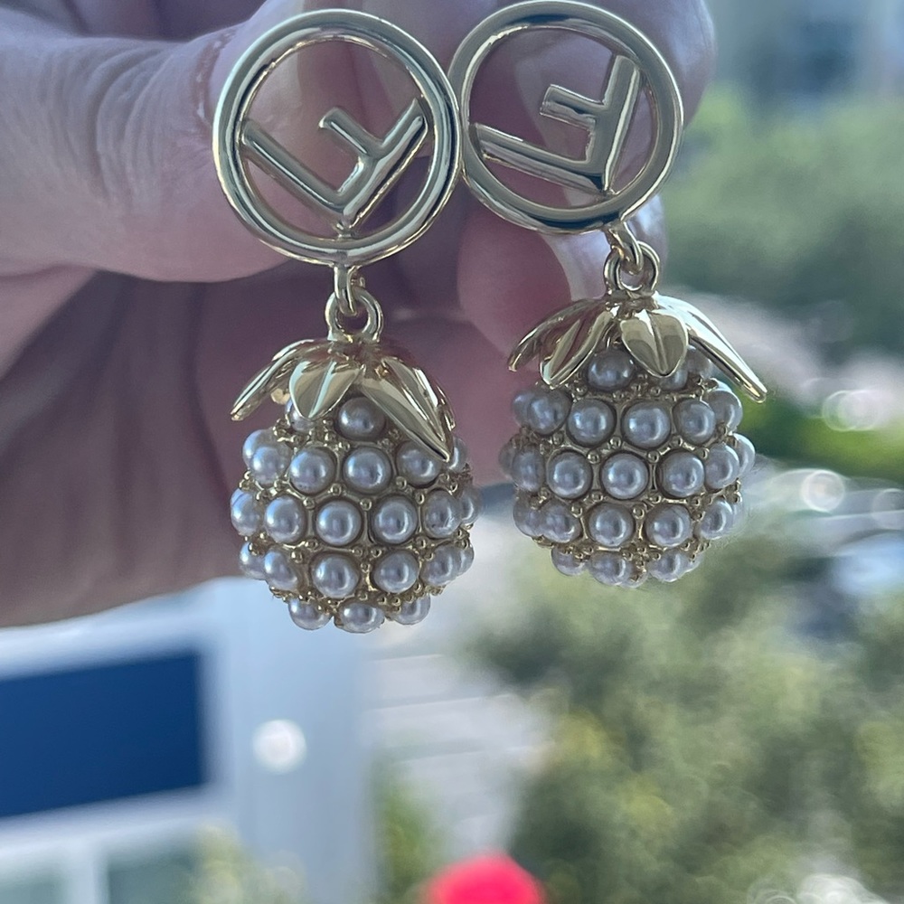 Fendi faux pearls round drop earrings
